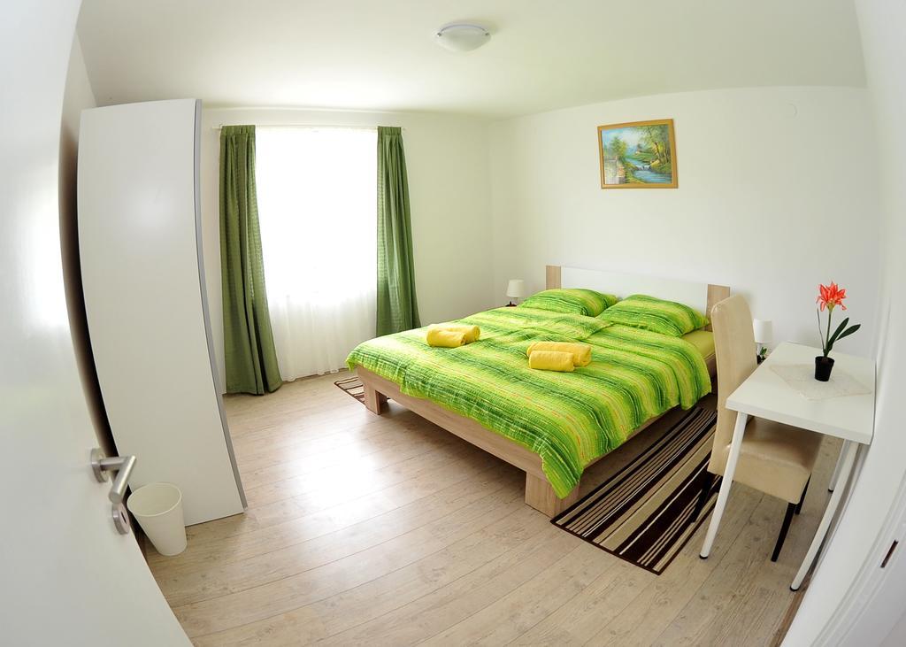 Apartments Zugec Selište Drežničko Rom bilde