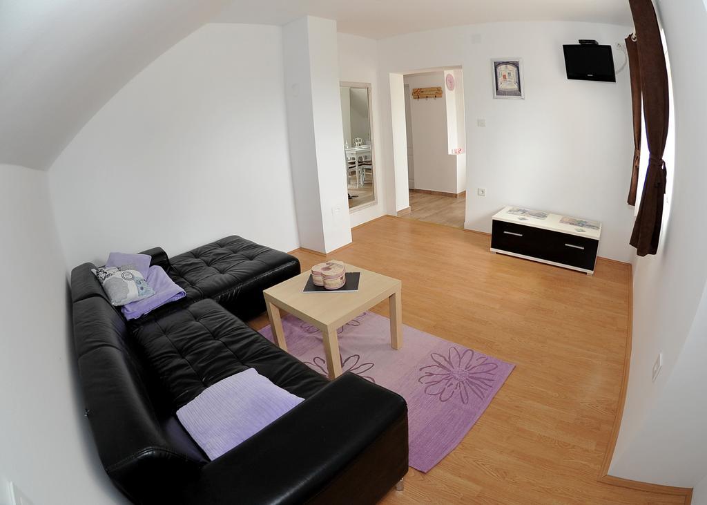 Apartments Zugec Selište Drežničko Rom bilde