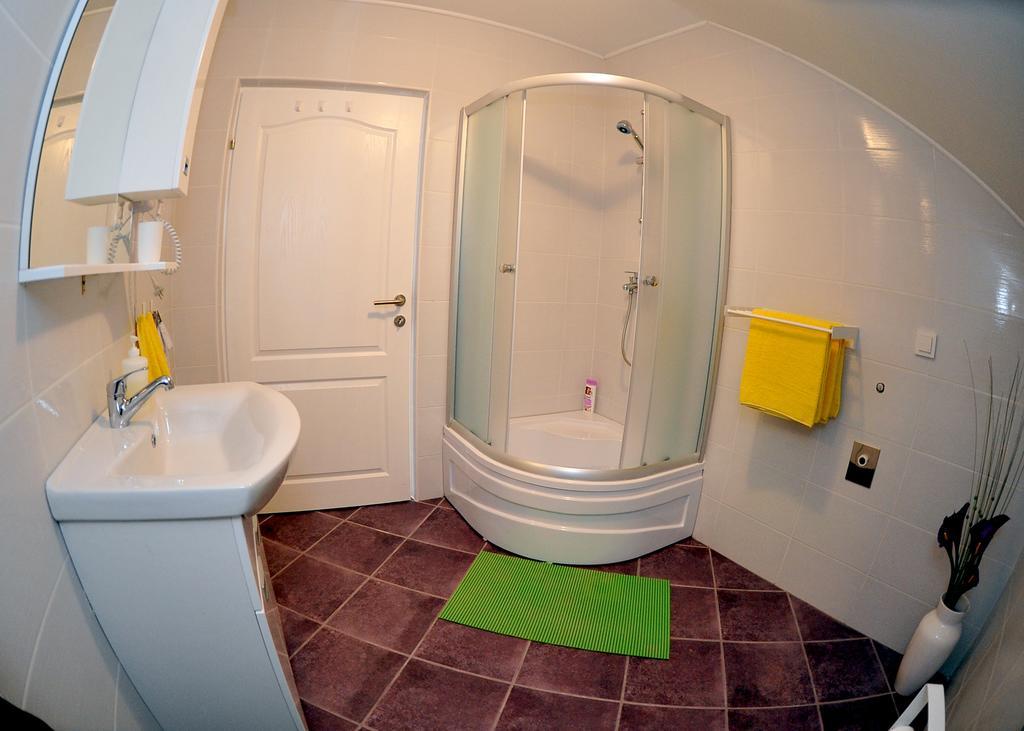 Apartments Zugec Selište Drežničko Rom bilde